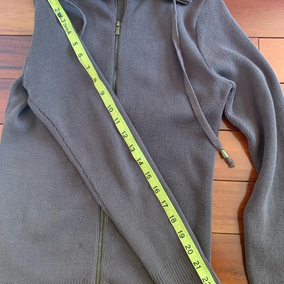 Liz Claiborne brown cardigan sweater in size Small - Picture 11 of 16